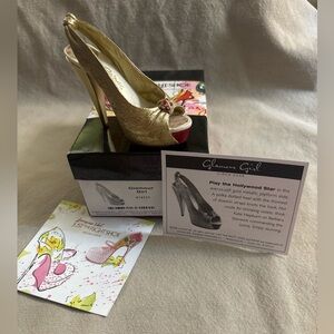 Just The Right Shoe - Glamour Girl